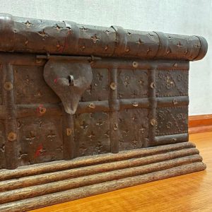 Baúl o Cofre de madera y fierro vintage